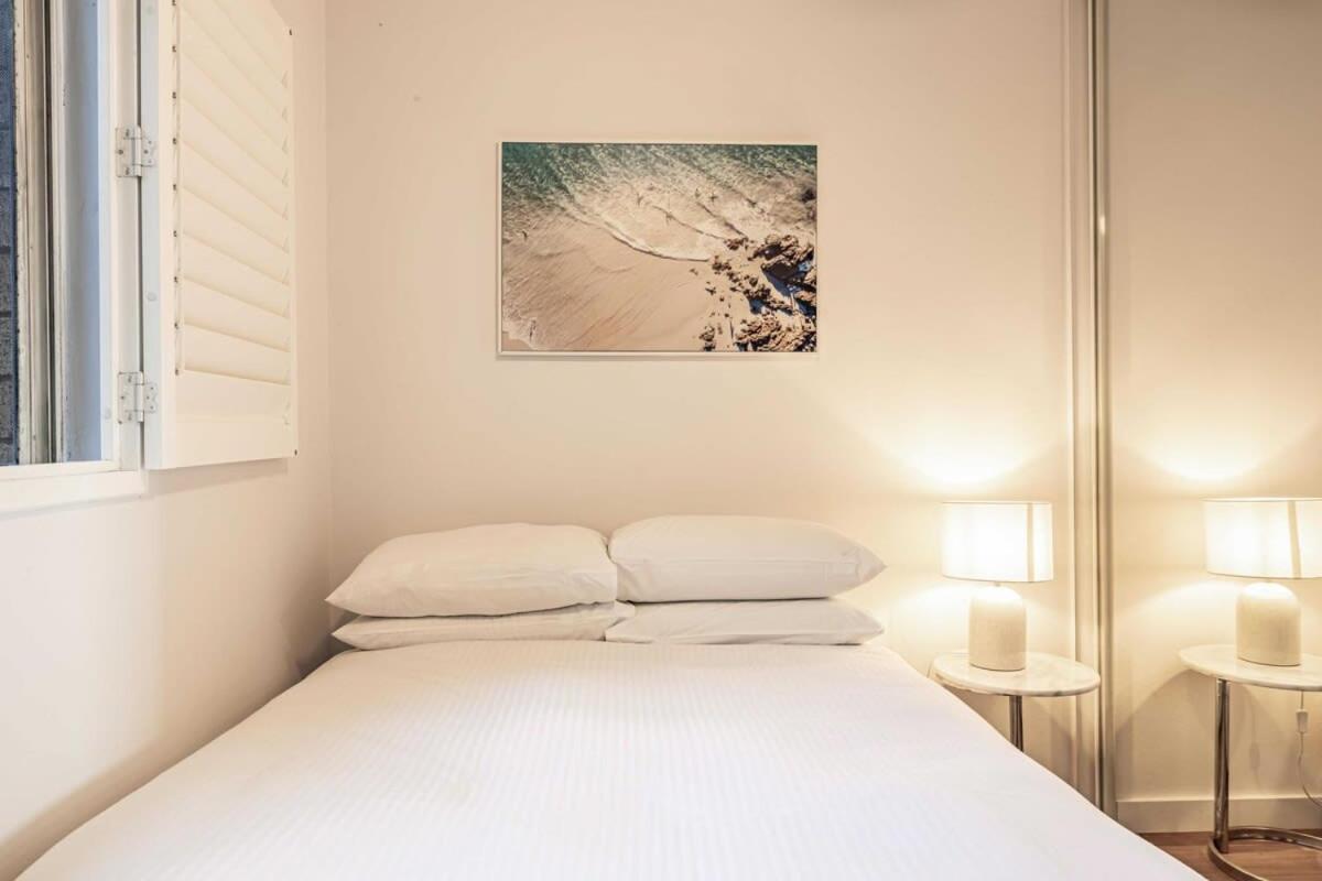 Ocean Views 2-bed Minutes From *